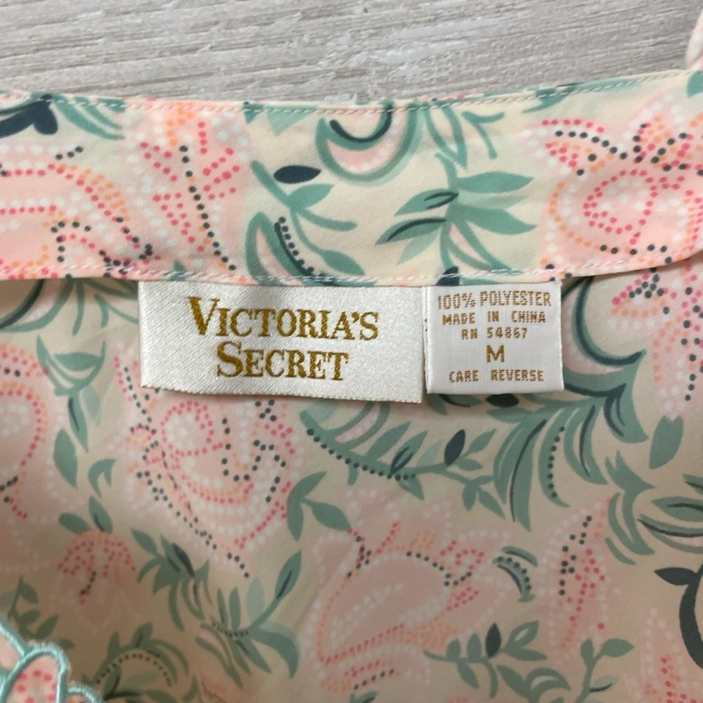 *| Victoria’s Secret | VINTAGE sleep tank top. Size M. - Picture 3 of 4